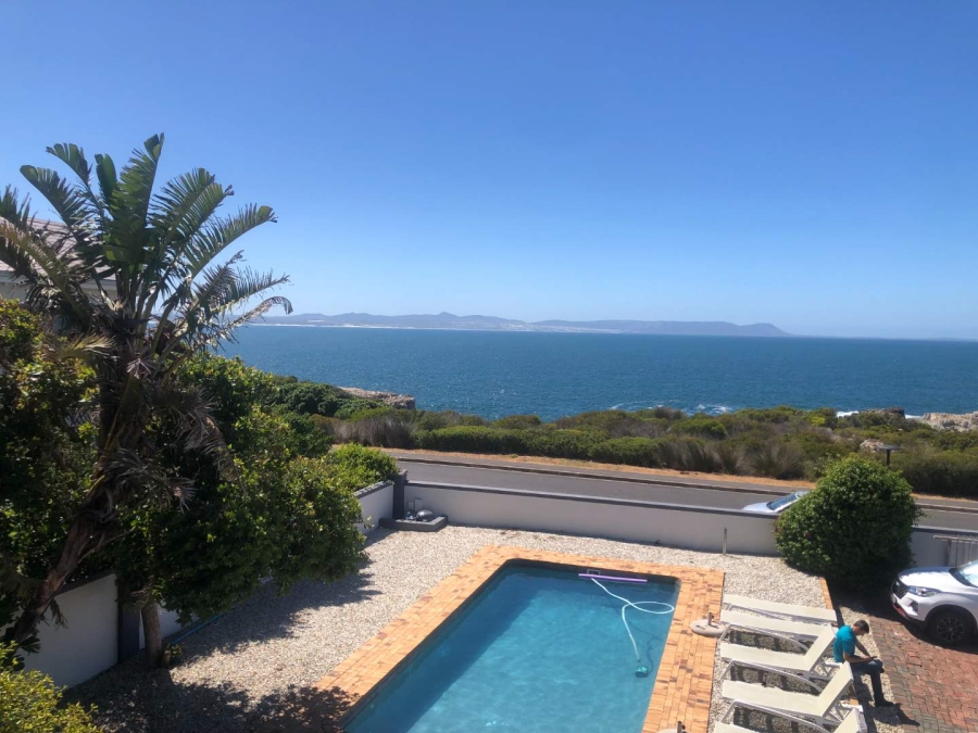 6 Bedroom Property for Sale in Westcliff Western Cape